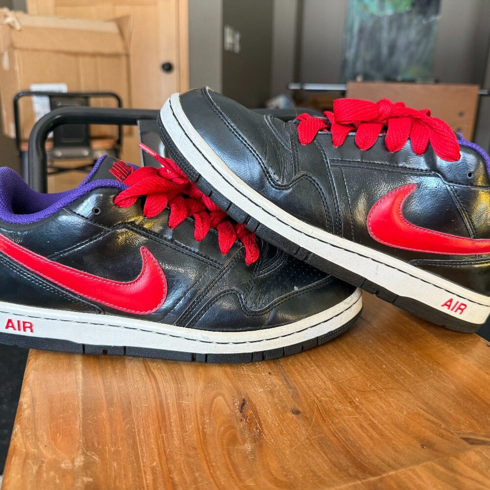 Nike Air Prestige III Classic sneakers in a black, red, and purple colorway. Siz
